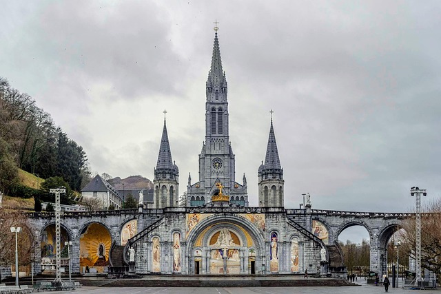 ¿Abre la Basílica de Nuestra Señora del Pilar el 1 de e