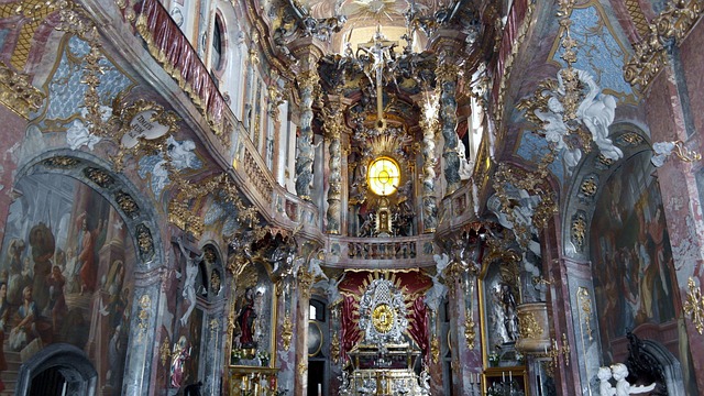 ¿Cuándo está cerrada la zona del altar mayor en la Basí