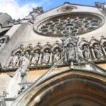 ¿Qué otros elementos artísticos destacan en la Basílica del Pilar?